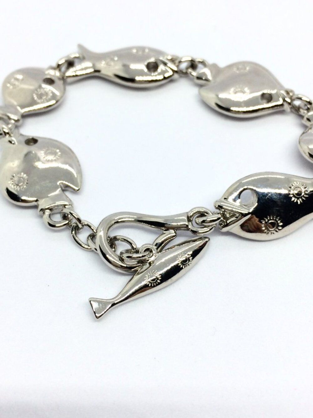 VINTAGE TRIFARI FISH Bracelet Silver Tone Link Nautical Toggle Statement - Picture 6 of 14